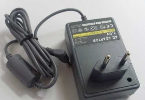    AC Adapter 220 -  7.5V 2,2A  4.0*1.7  SCPH-112